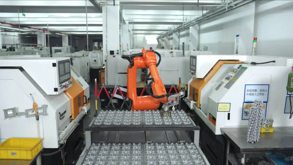 Fully automatic CNC machining center