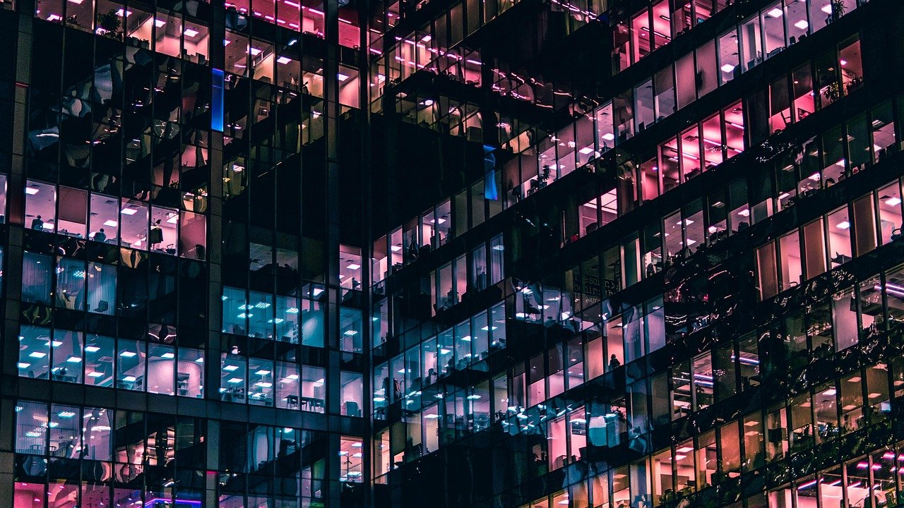 The Guide to Low-Noise, High-Efficiency Motors for Commercial Office Comfort and Compliance